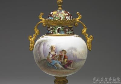 图片[2]-Stem cup with closonne enamel segments and  painted enamel decoration of Western figures on porcelain, Qing dynasty (1644-1911)-China Archive